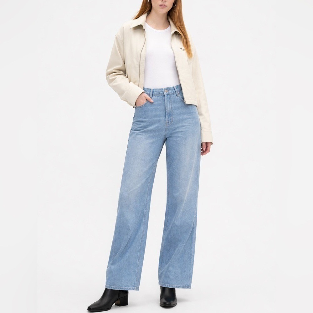 Light Wash Distressed Wide Leg Jeans NWOT